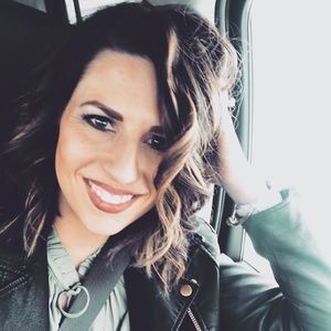 Meet your Posher, Julia